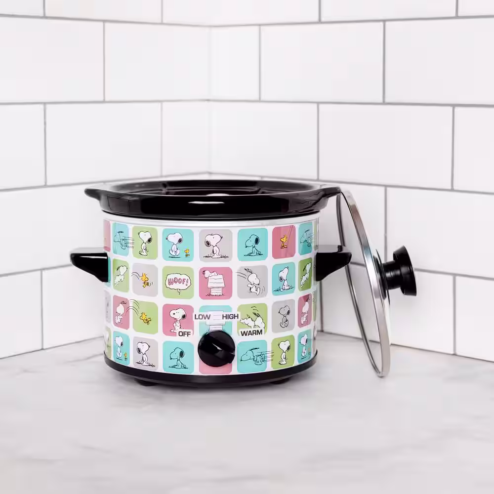 Uncanny Brands 2 Qt. Peanuts Multicolor Snoopy Slow Cooker