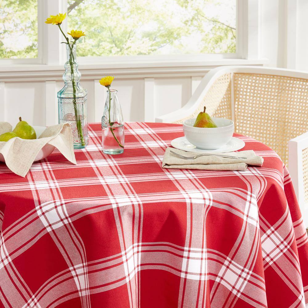 buffalo check 70 in. W x 70 in. L Red-White Checkered Cotton Blend Tablecloth