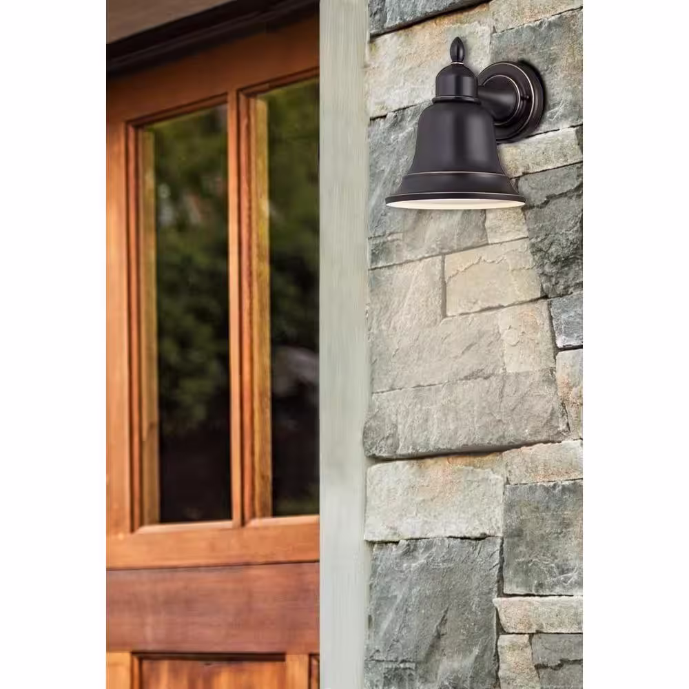 Westinghouse Roosevelt Amber Bronze with Highlights Outdoor Wall Lantern Sconce