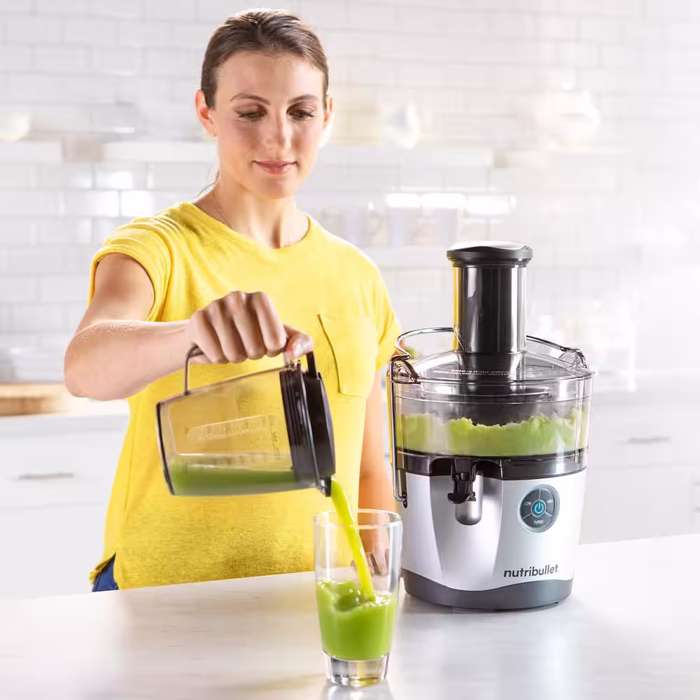 NutriBullet Pro 1000 W 67.6 oz. Stainless Steel Juicer with 27 oz. Pitcher